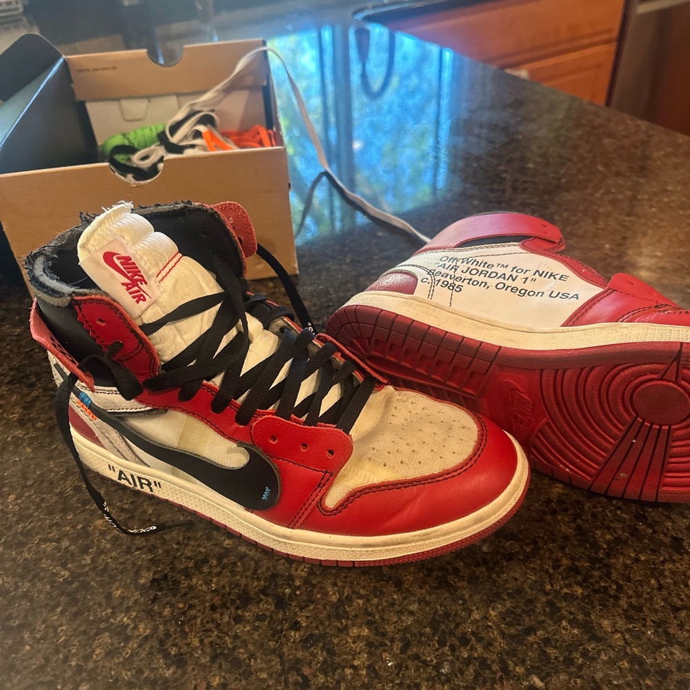 Off-white X Air Jordan 1 Retro High OG AA3834 size 10.5